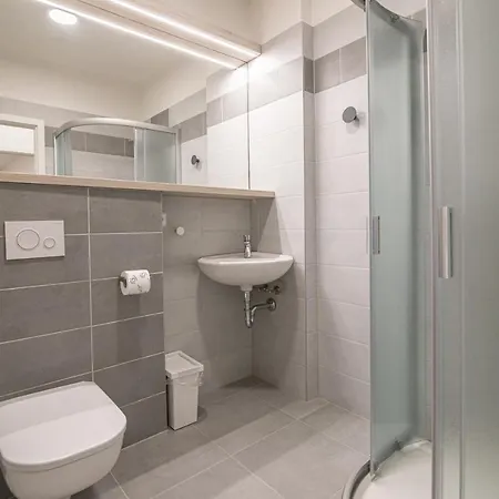 Garni Rousarka 3*