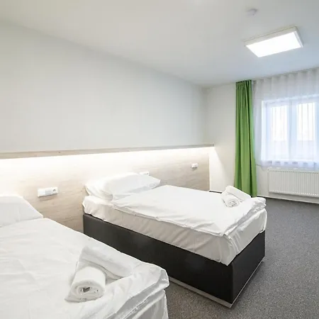 Bed & Breakfast Garni Rousarka 3*