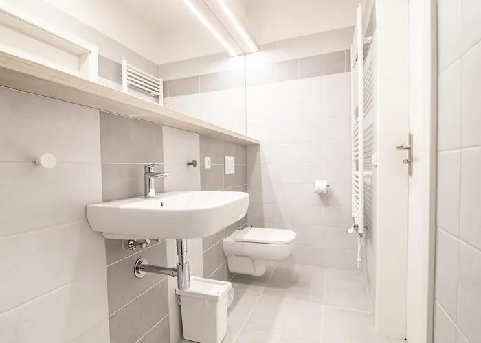 Bed & Breakfast Garni Rousarka